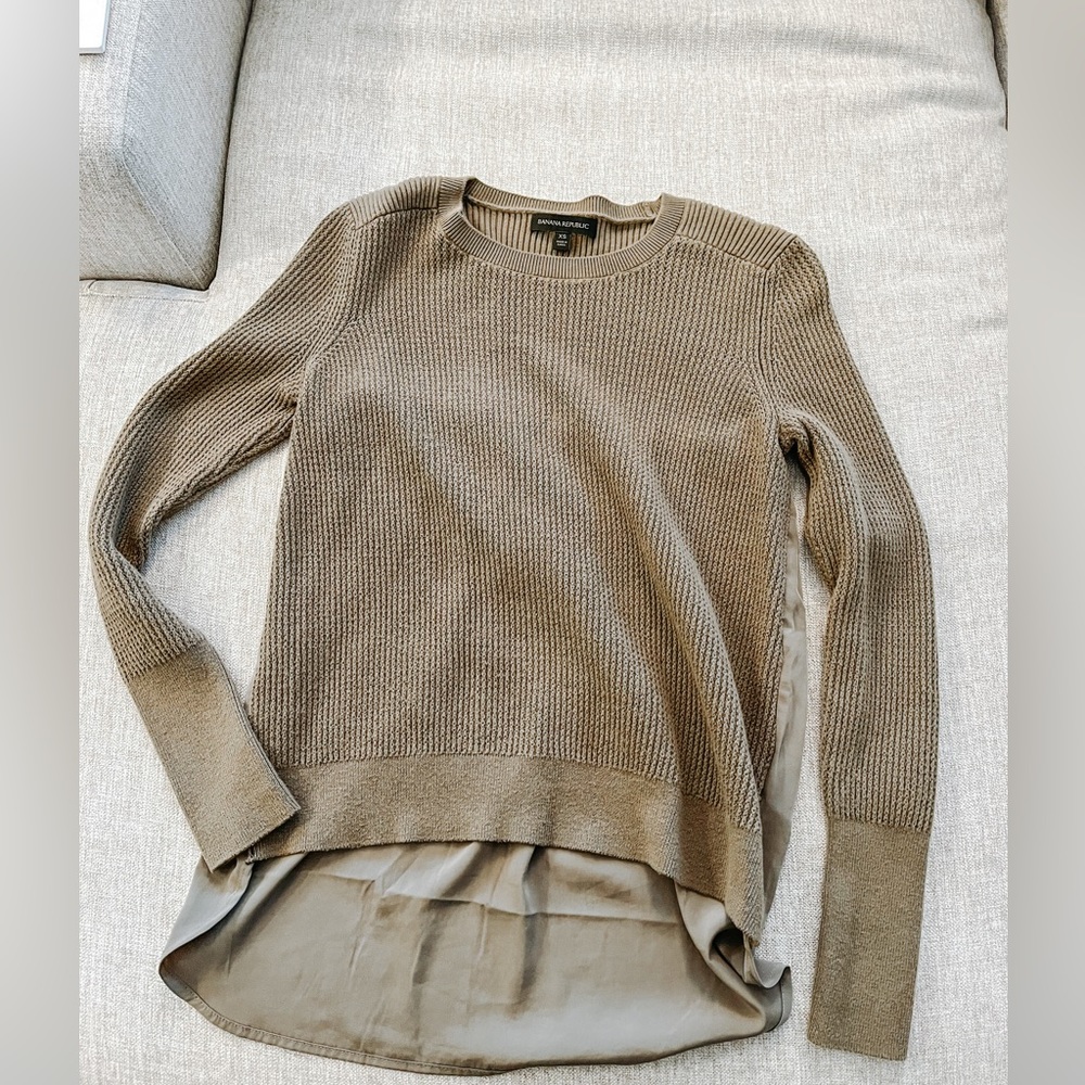 Banana Republic | Long Sleeve Knit and Silk Green Sweater